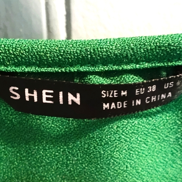 Shein Women's Green Scalloped Sleeveless Top | Size Medium - Picture 5 of 7